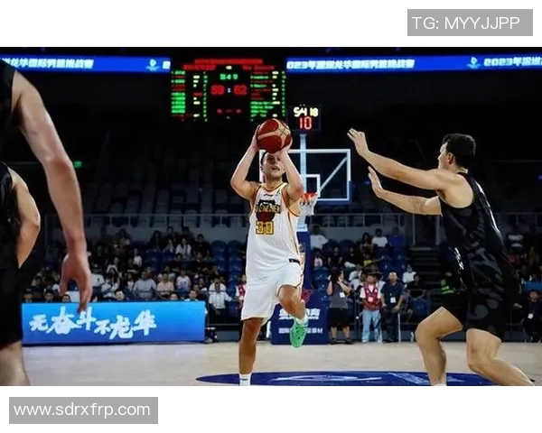 周鹏：从篮球场上的传奇到生活中的榜样，探寻他的奋斗与坚持之路