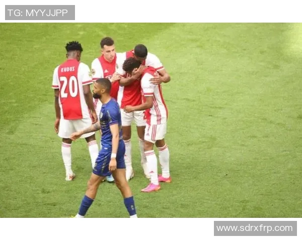 海牙与海伦芬的精彩对决结果揭晓赛季走势分析与未来展望