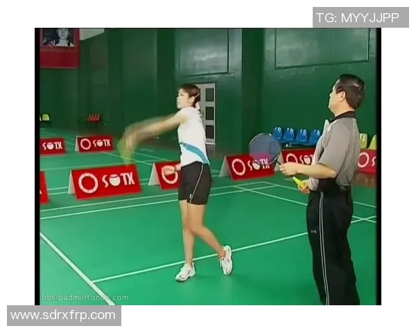 网球新手必看：提升灵活性的全面入门技巧与训练方法指南