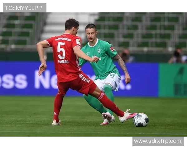 莱万领衔球队新征程展现个人魅力与团队精神的完美结合