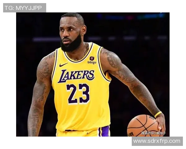 詹姆斯领衔NBA新赛季展望球迷期待他的传奇表现与球队的辉煌征程